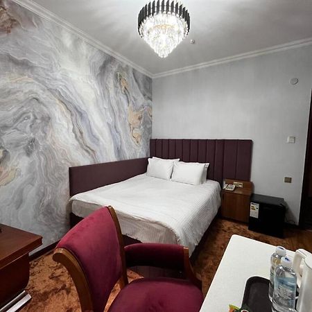 Отель Luxurious Тараз Экстерьер фото