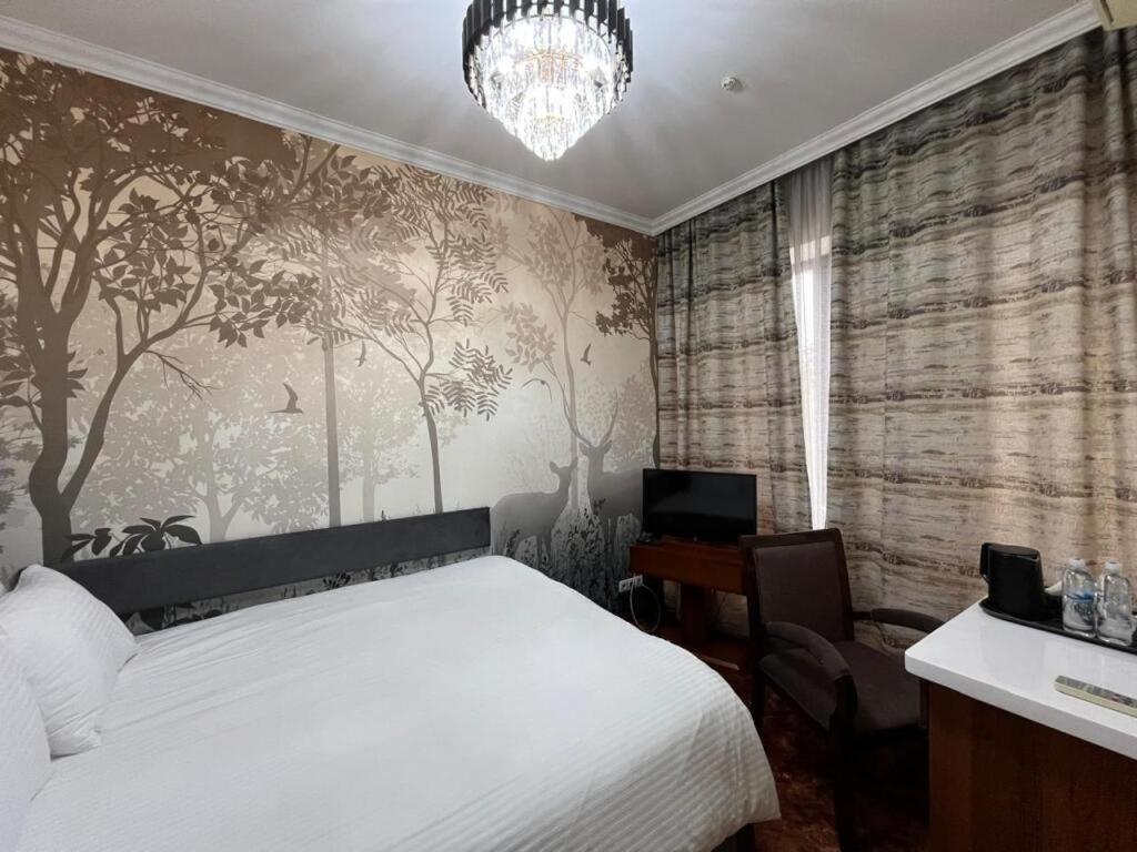 Отель Luxurious Тараз Экстерьер фото